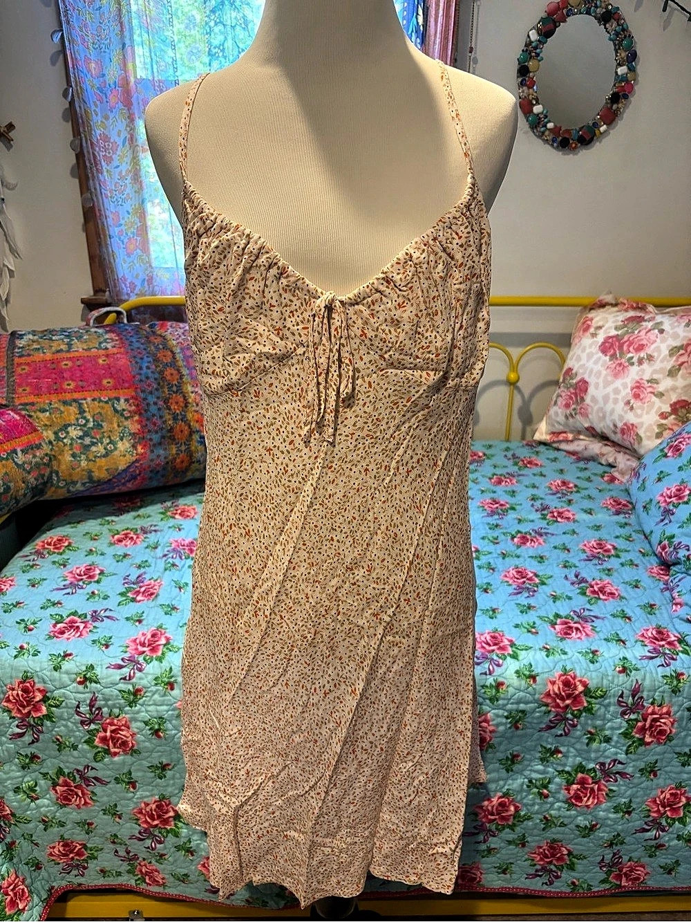 Forever 21 WGA Apparel Dress - Short LE Floral Mini Dress in Cream & Orange Size